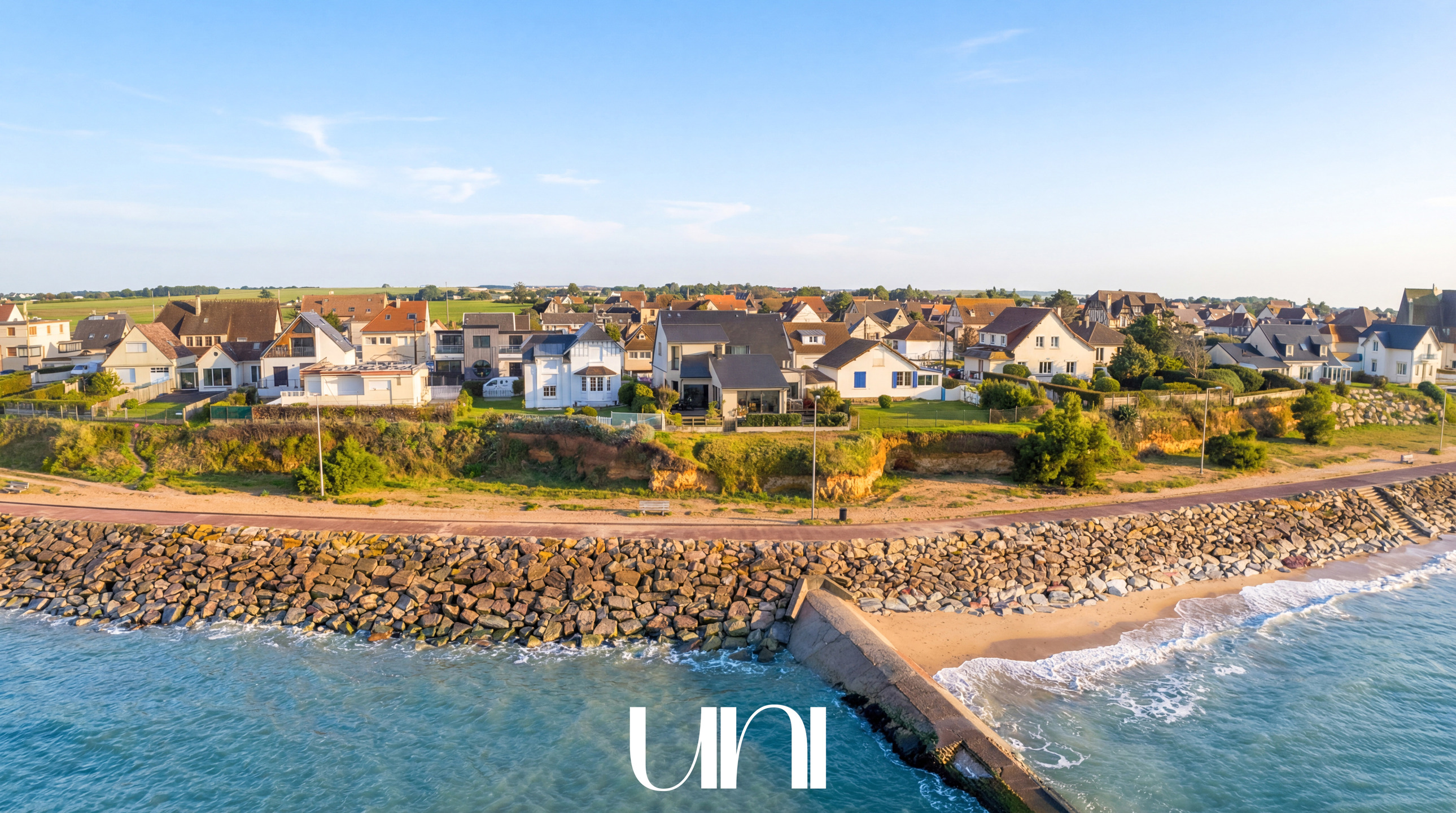 Superbe maison T7 de 237 m2 sur 442 m2 de terrain en front de mer