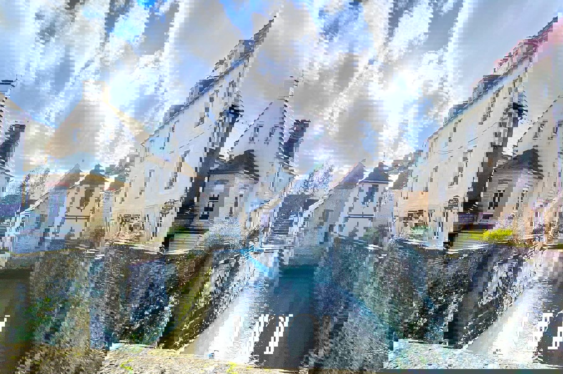 Maison T9 de 300 m2 avec terrain de 293 m2