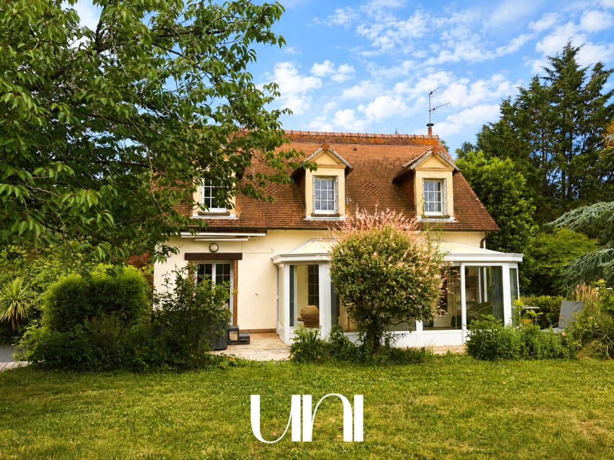 Maison 5 pièces de 119m2 sur un terrain de 2180m2 - ESQUAY-SUR-SEULLES