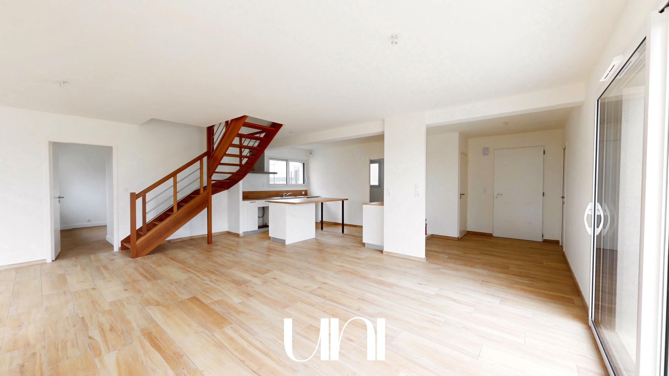 Maison T6 123 m2, terrain de 398 m2 LONGUES SUR MER