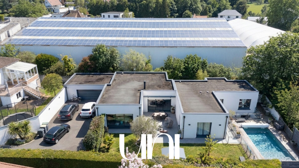 Maison 5 pièces de 172 m2 sur terrain de 930 m2 avec piscine