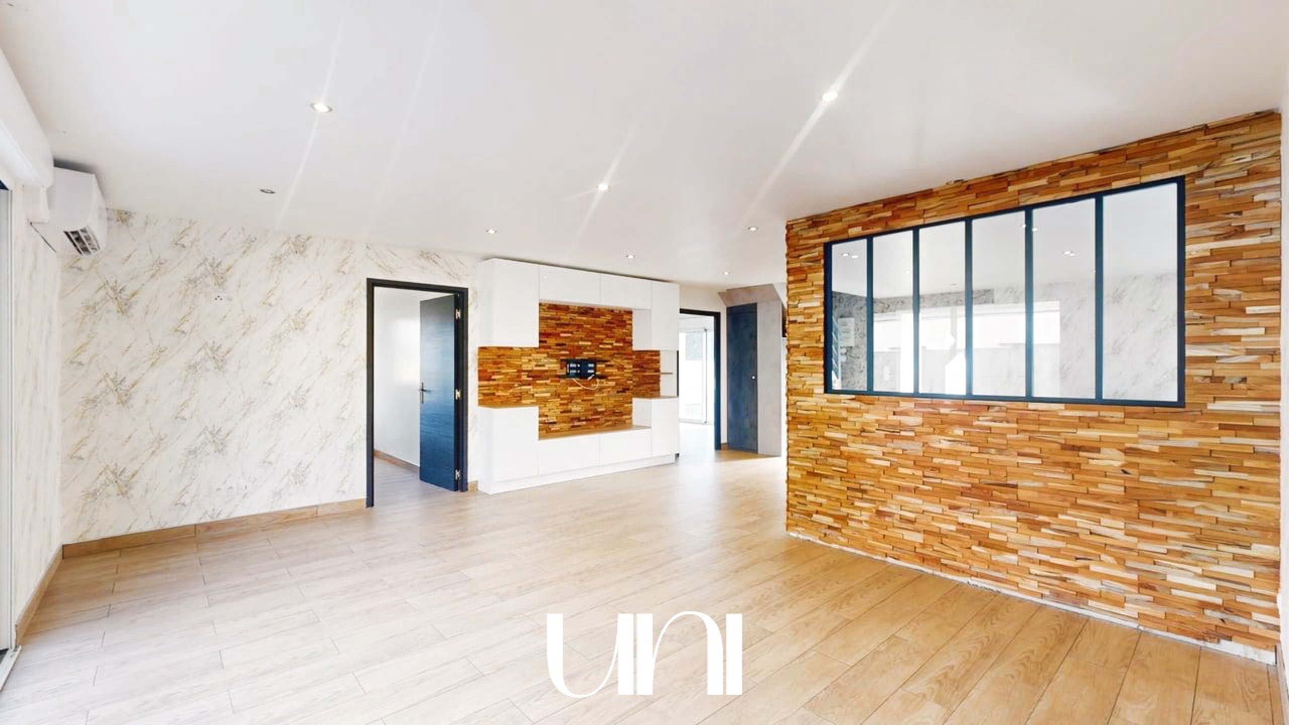 Maison T6 - 180m2 - Moult