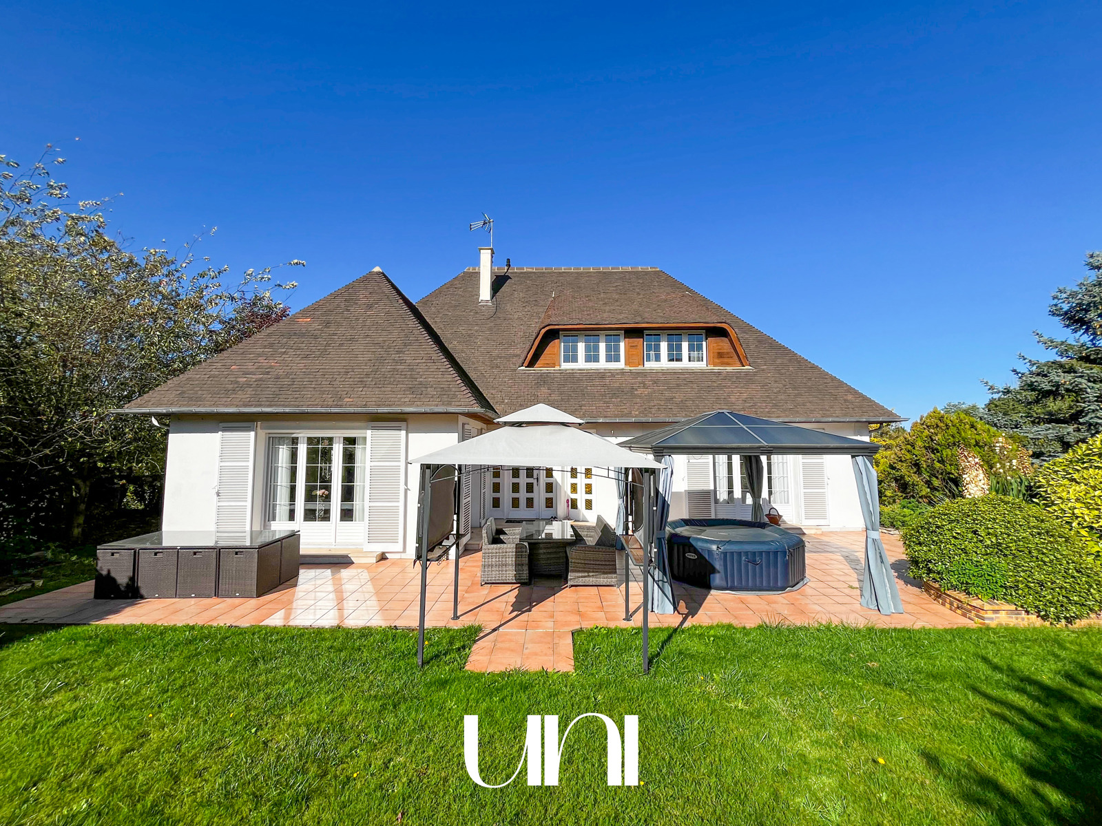 Maison T5 de 158 m2 sur terrain de 992 m2