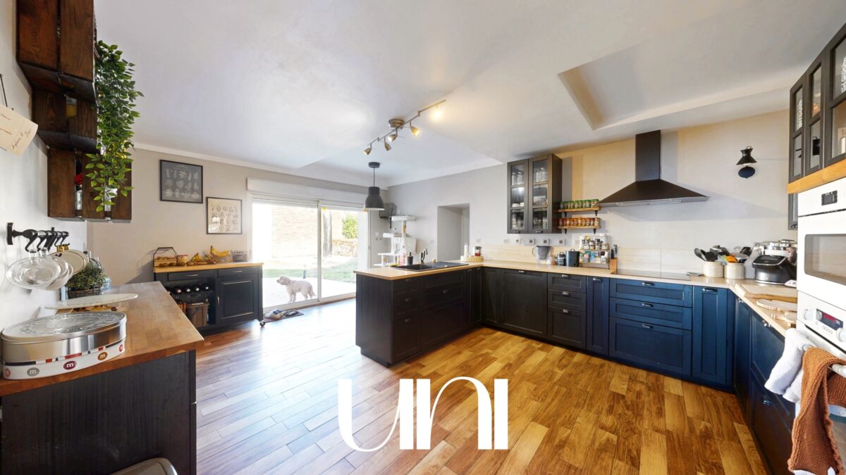 Maison 7 pièces à BALLEROY-SUR-DROME