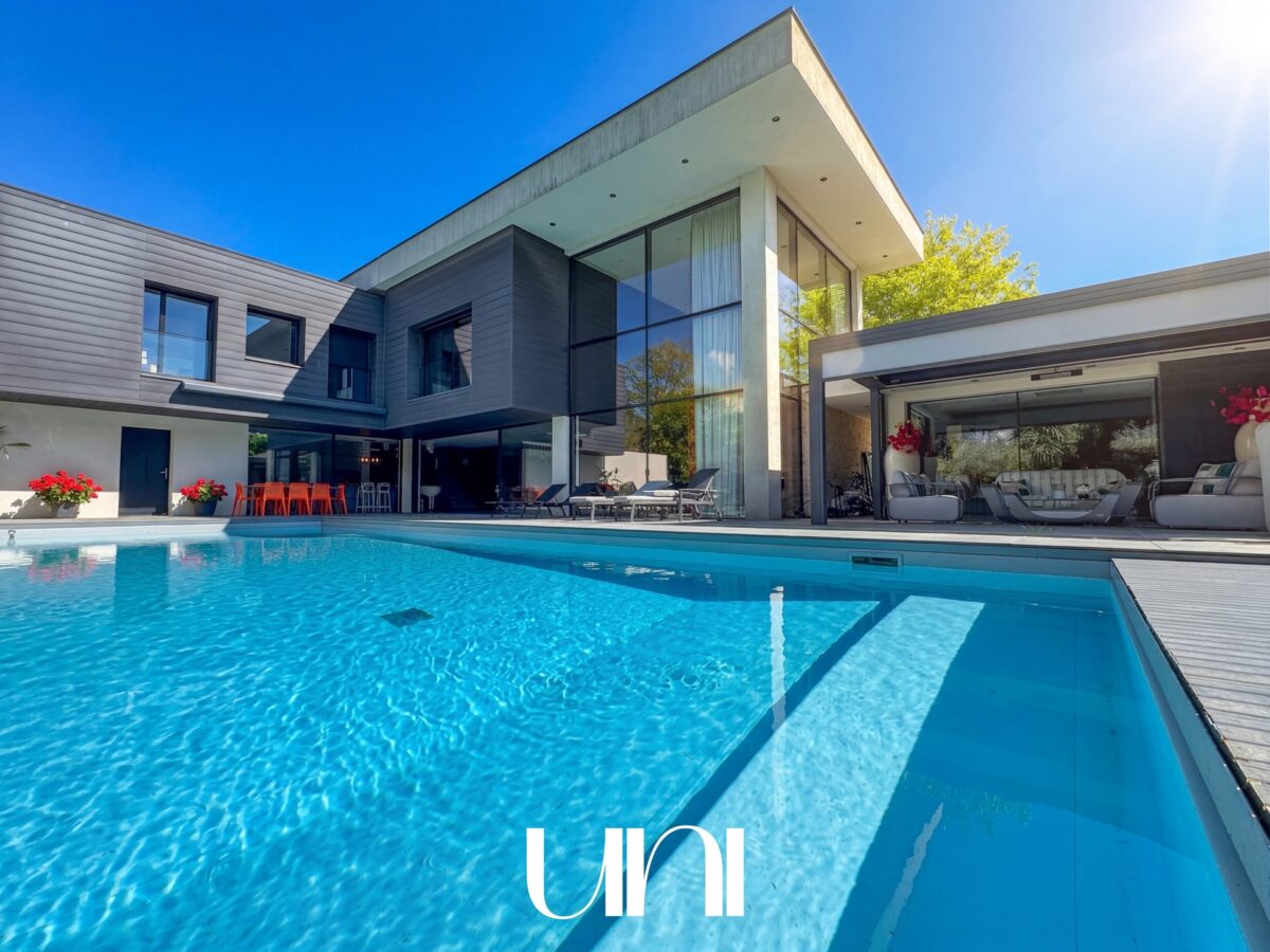 Maison de prestige T8 de 307 m² sur terrain de 1600 m² – SAINT-CONTEST