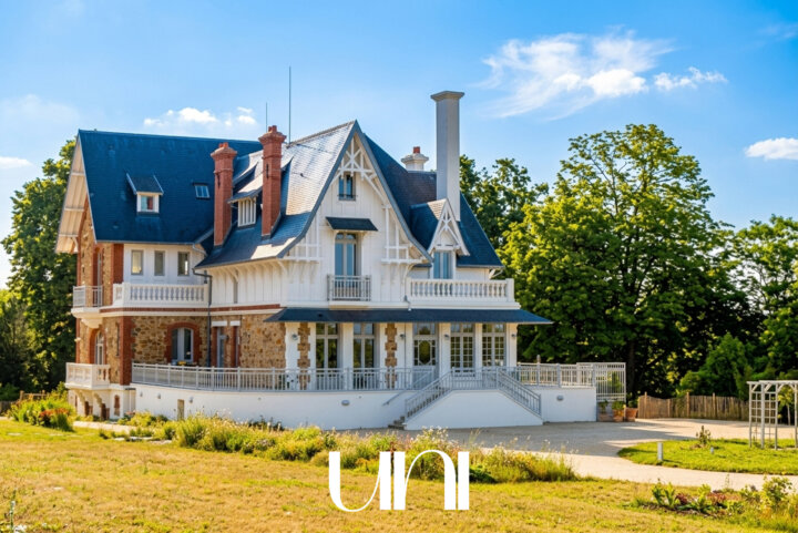 Villa de 780 m2 avec salle de réception, chambres d'hôtes - GRANVILLE