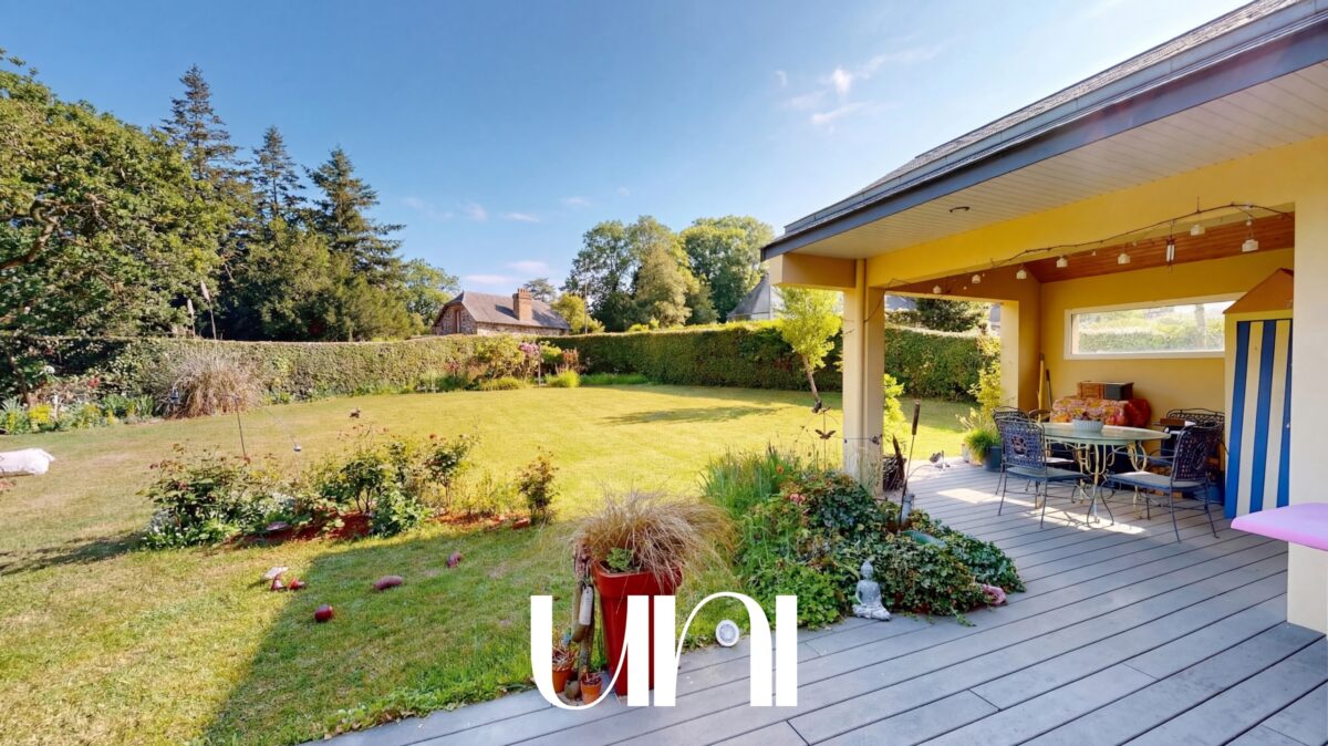 Maison 5 pièces de 153 m2 avec garage - Agneaux