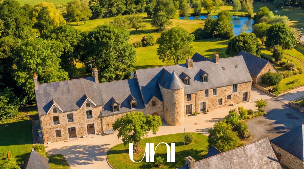 Maison T11 de 587 m2 avec parc de 2,8 hectares