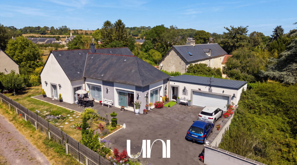 Maison 6 pièces de 186 m2 plain pied sur une terrain de 1000 m2 - Ryes