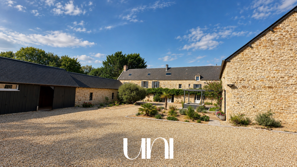 Corps de ferme 10 pièces de 339m² avec dépendances - Nonant