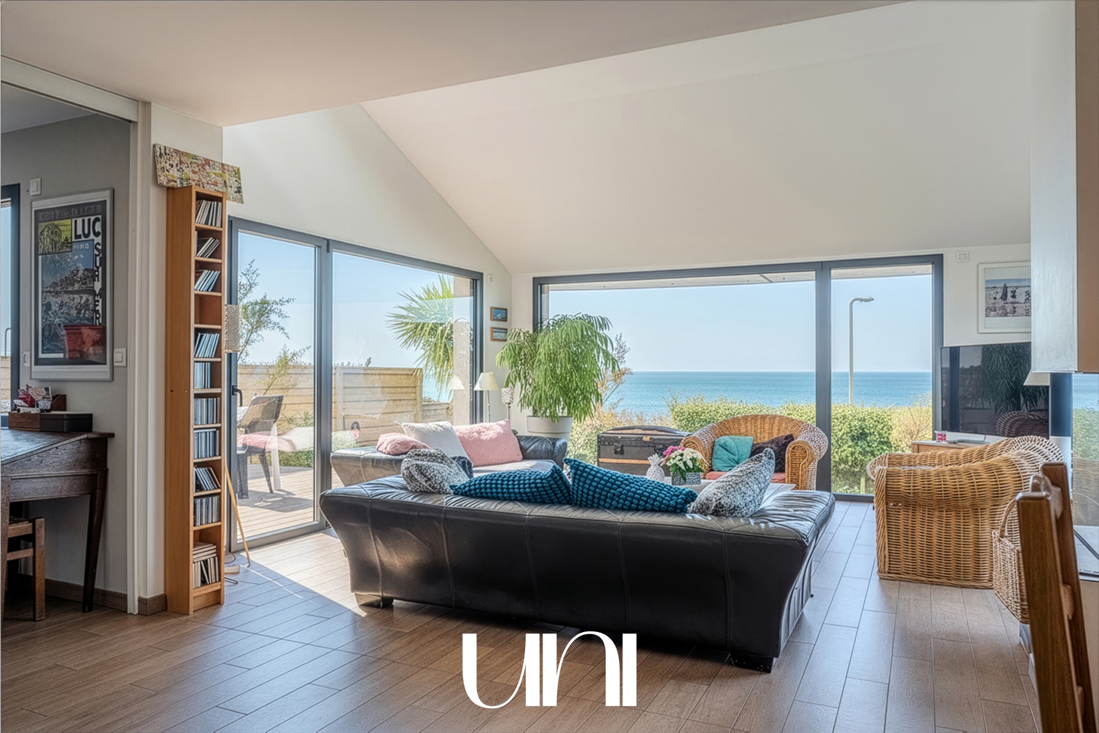 Superbe maison T7 de 237 m2 sur 442 m2 de terrain en front de mer