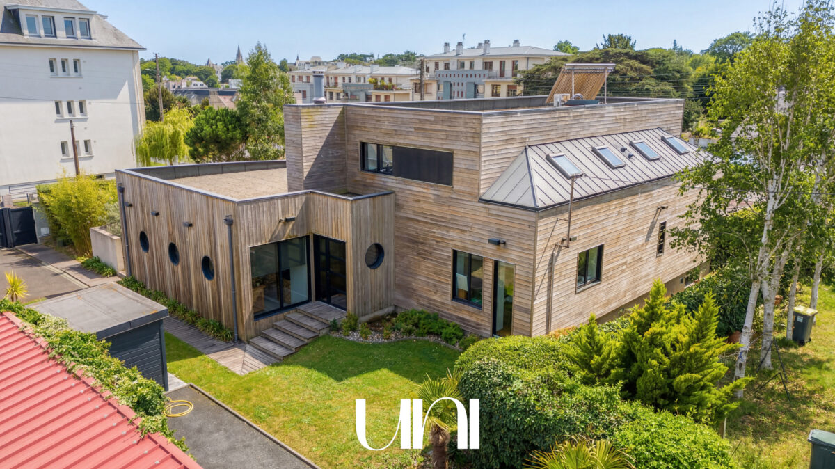 Maison T8 de 210m² sur un terrain de 737m² sur sous-sol complet