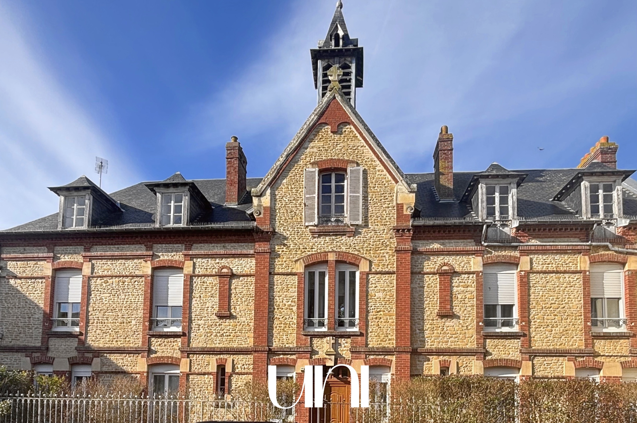 MAISON T16 - 450M2 - SAINT PIERRE EN AUGE