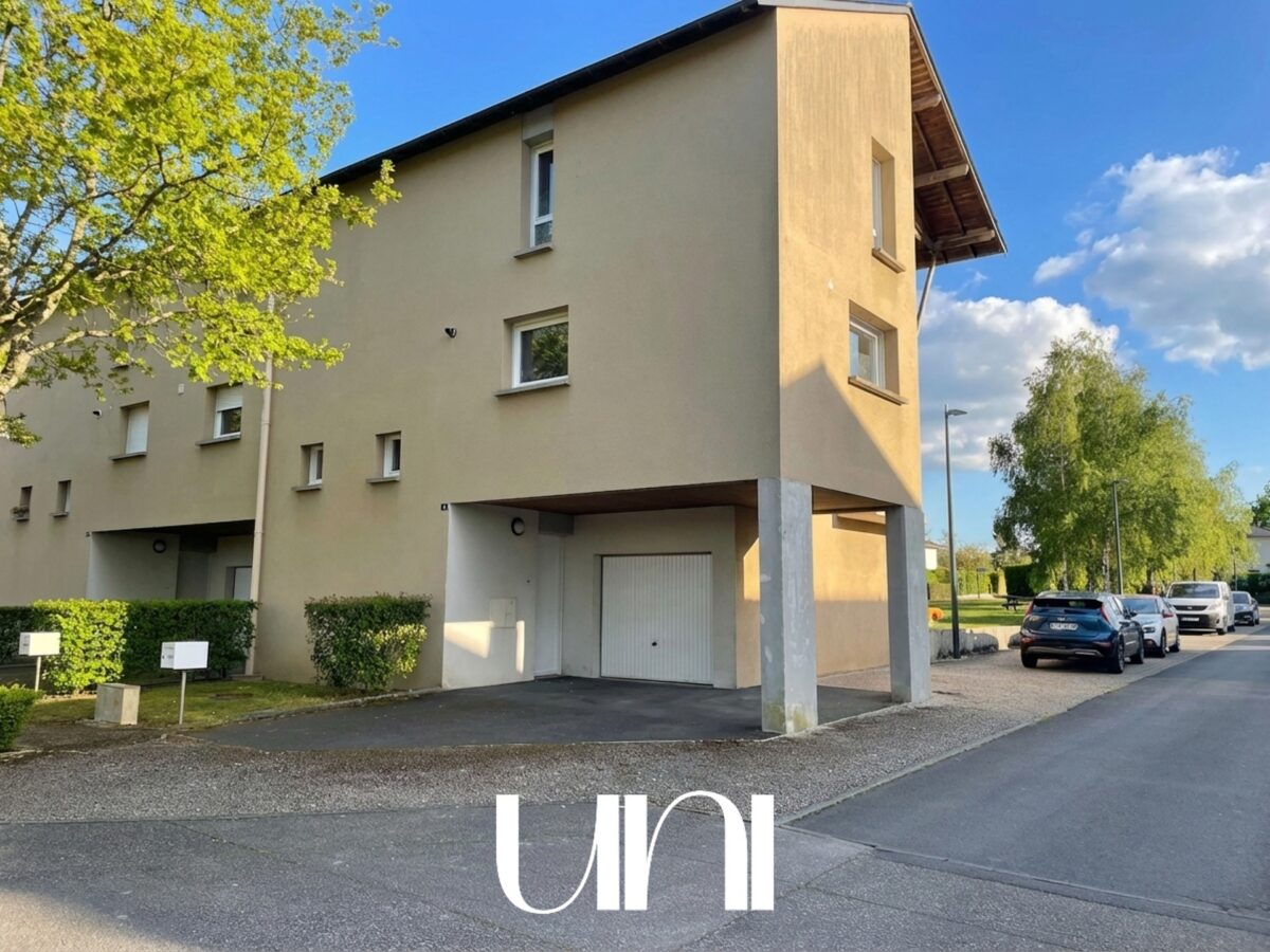 Maison de ville 4 pièces 83 m2 avec terrasse - LOUVIGNY