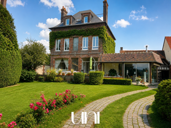 Maison T8 - 260M2 - Saint Julien le faucon