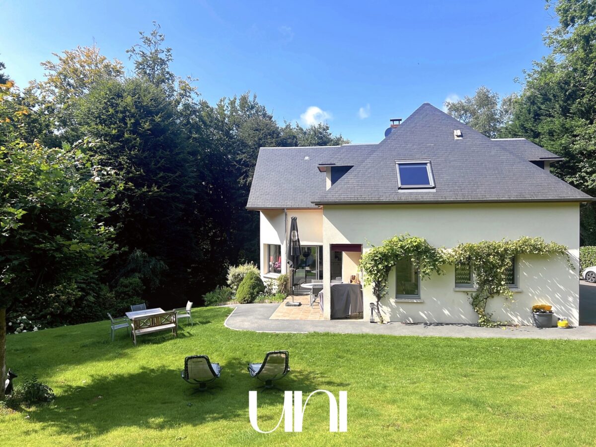 Maison T8 de 207m2 à SAINT-GATIEN-DES-BOIS