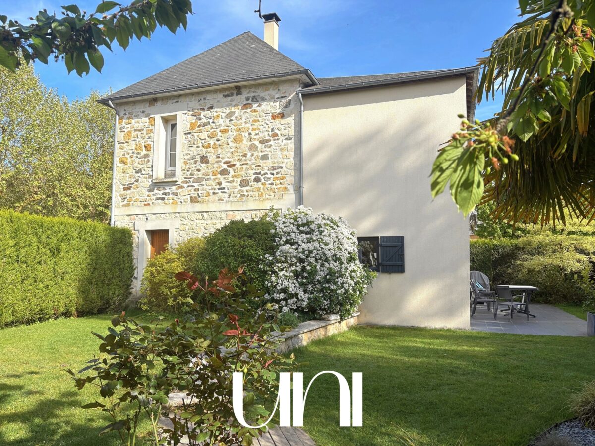 Maison 4 pièces de 123 m2 en pierres - GAVRUS