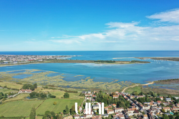 Maison de maître T12 de 360 m² sur terrain de 5000 m² - SALLENELLES