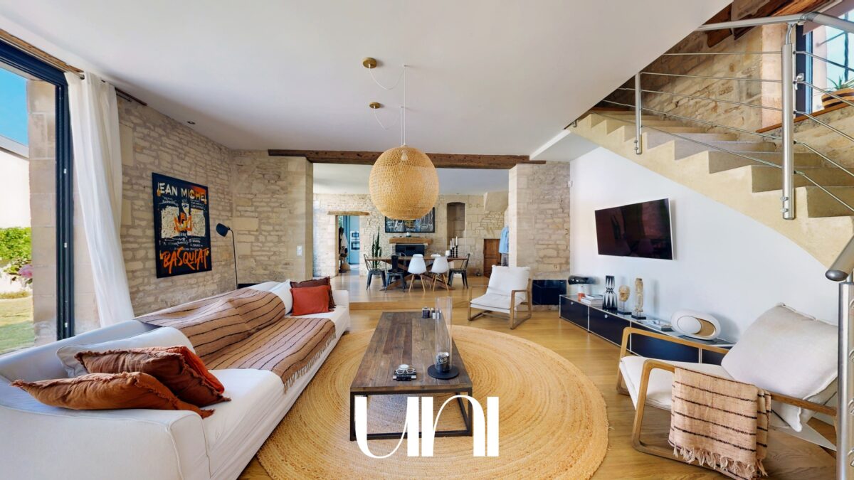 Maison 5 pièces en pierre rénovée-156 m²-BRETEVILLE-SUR-ODON
