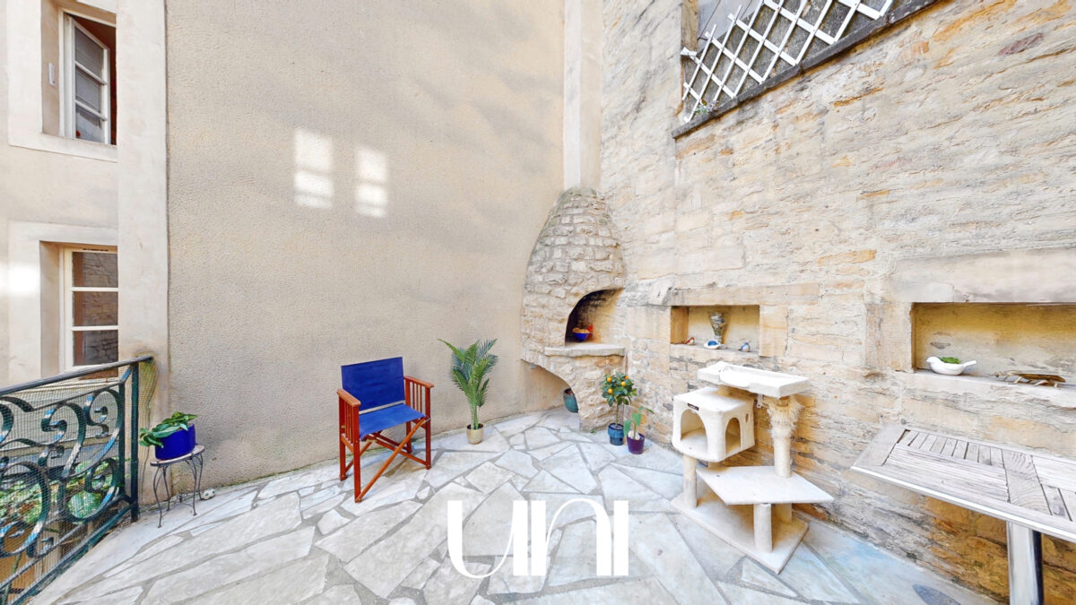Duplex 3 pièces de 76,93 m2 avec terrasse - Caen centre