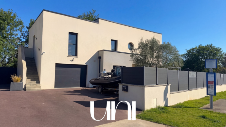 Maison 7 pièces 155 m2 avec double garage - Colleville-Montgomery
