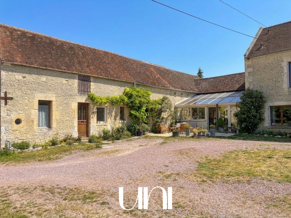 Propriété 9 pièces de 175.31m2 en pierre - Valambray