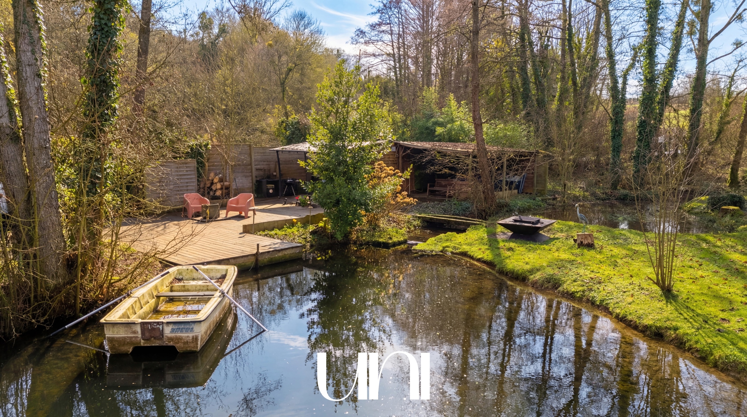 Chalet en forêt sur terrain de 4 870 m² à Espins