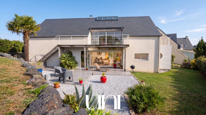 Maison contemporaine - DONVILLE LES BAINS