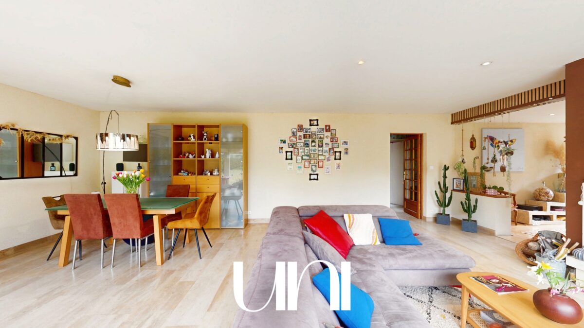 Maison 5 pièces de 153 m2 avec garage - Agneaux