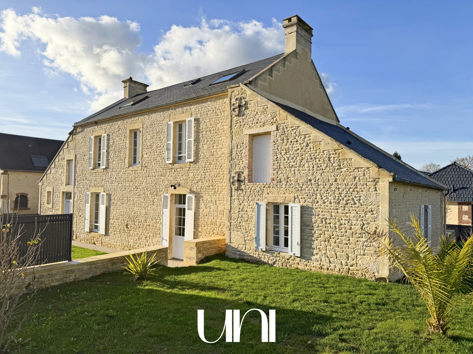 En exclusivité, maison en pierres T9 de 195m2 sur 600m2 de terrain