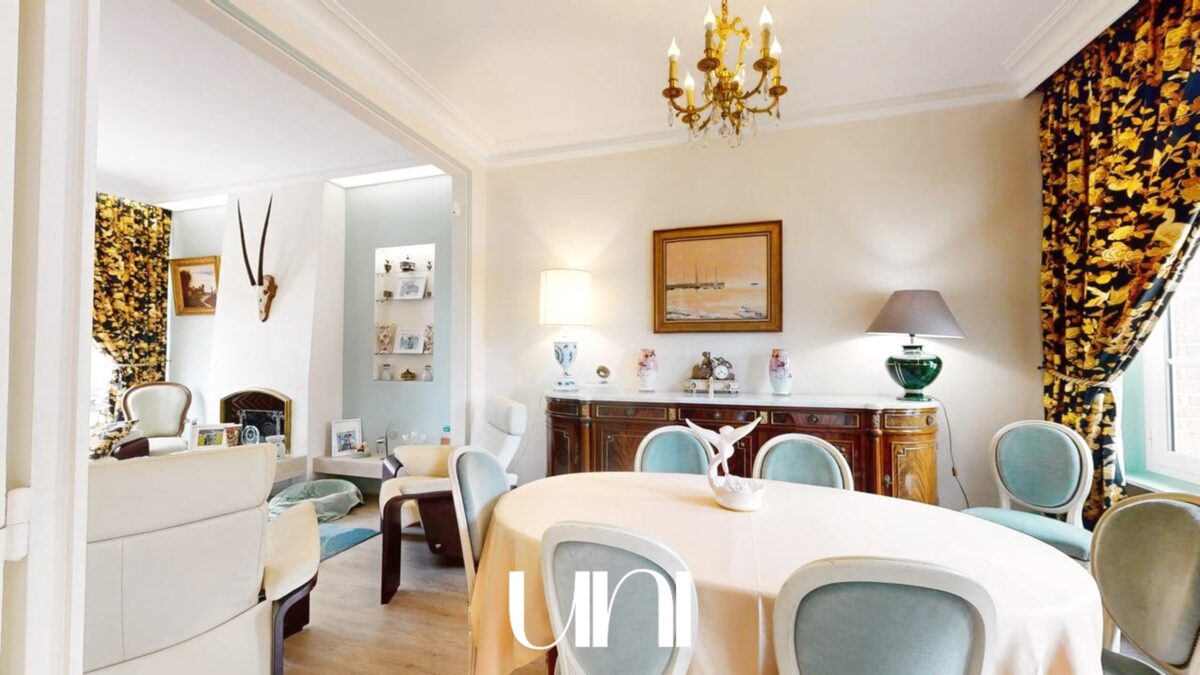 Maison T8 - 260M2 - Saint Julien le faucon