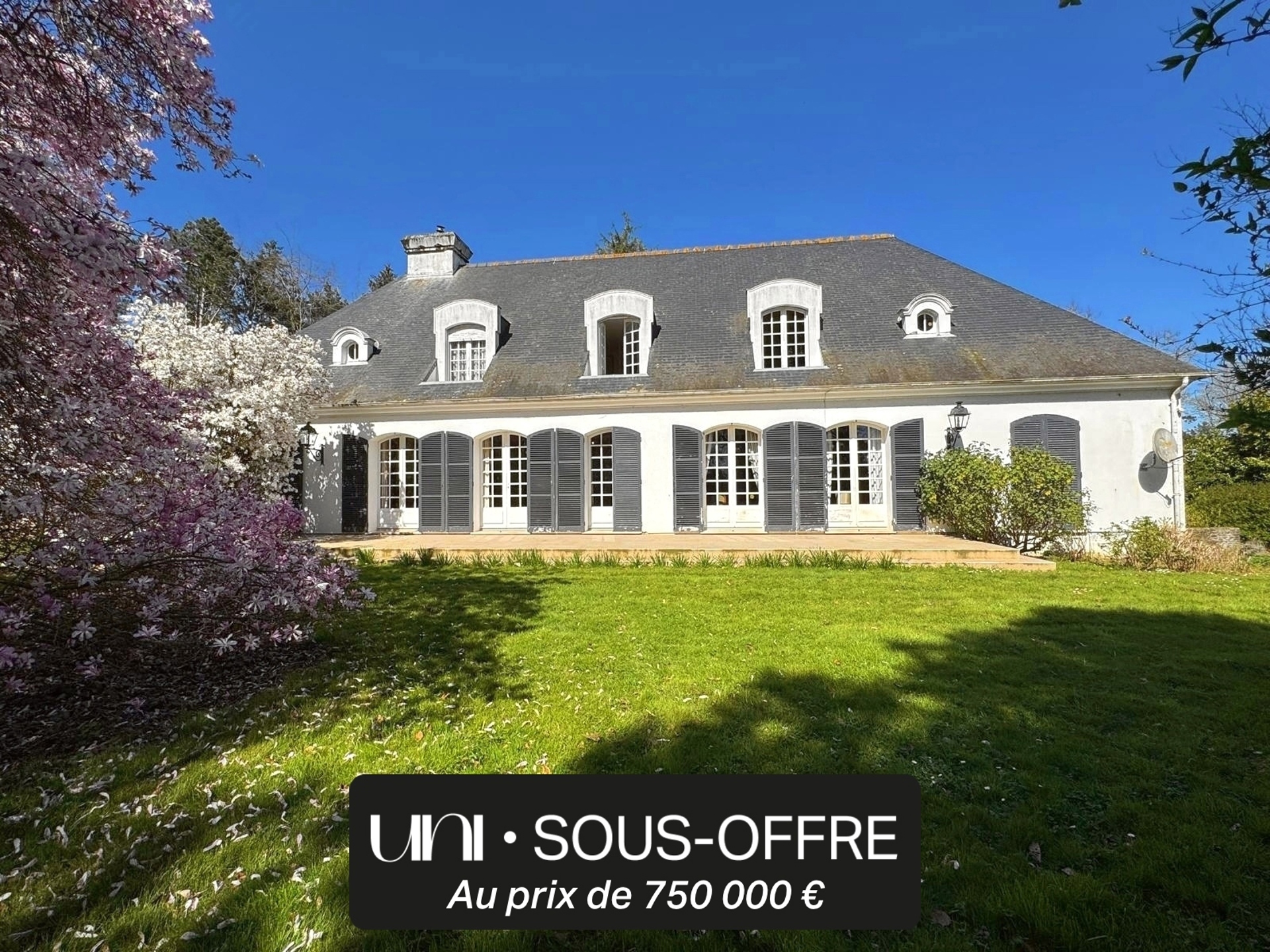 Magnifique bâtisse T8 de 318 m2 sur 1 hectare, située au Nord de CAEN !