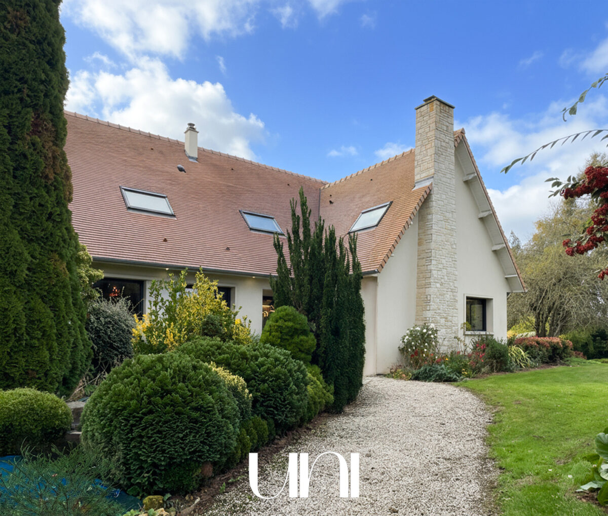Maison T8 de 270m² au sol - Saint-Contest