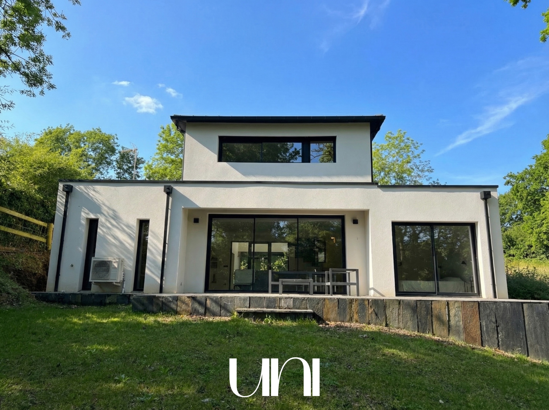 Maison T5 de 165,48 m² sur une parcelle de 1501 m² à Biéville Beuville