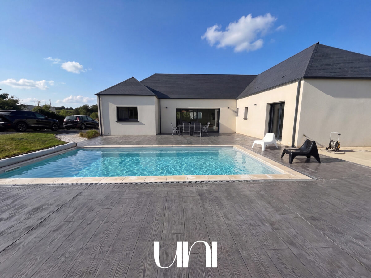 Maison de plain pied de 158m2 à Bretteville-sur-laize avec piscine