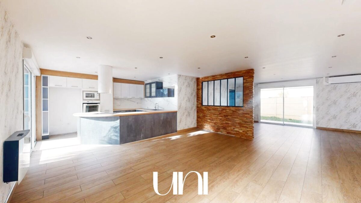 Maison T6 - 180m2 - Moult