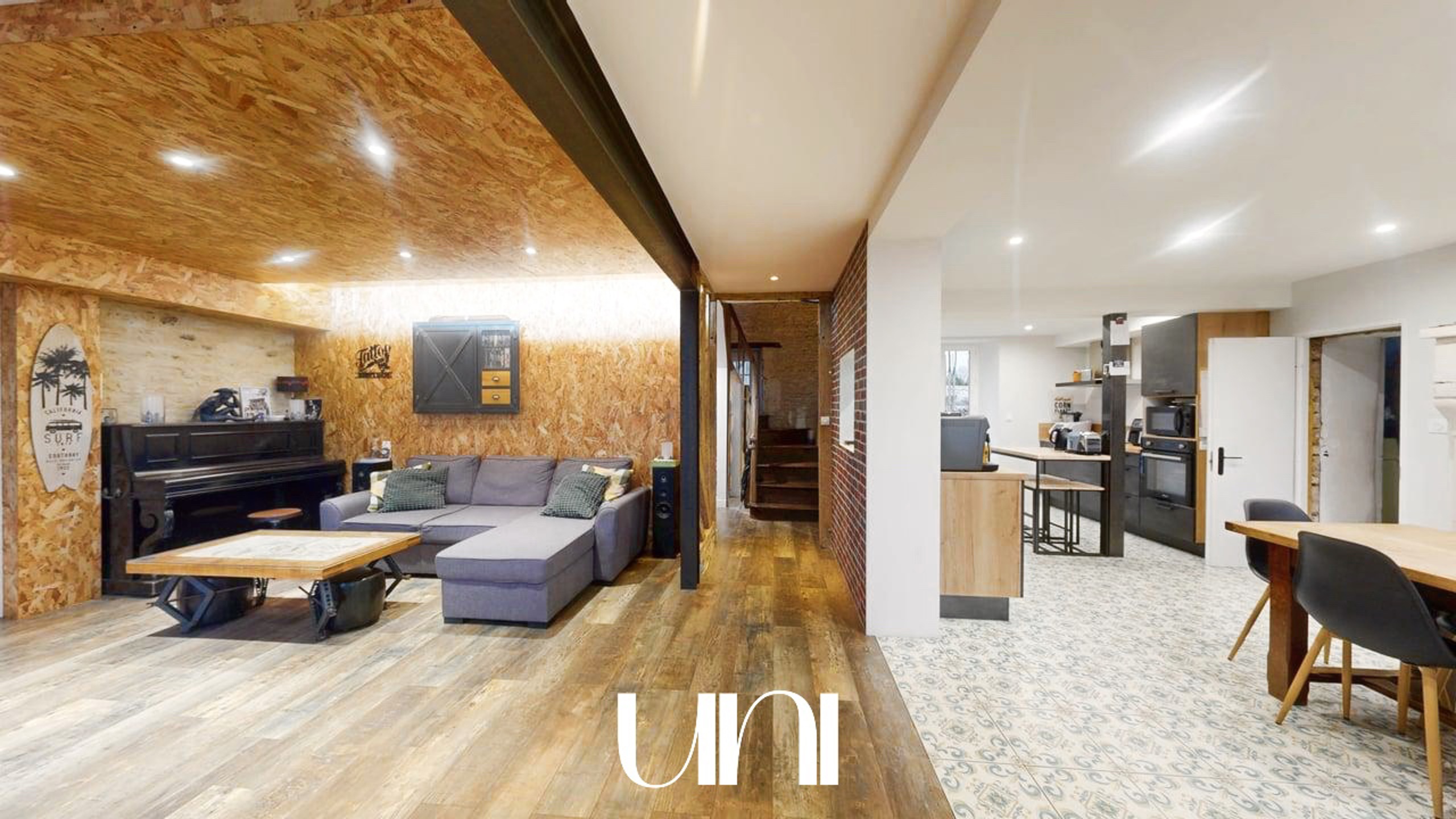 Propirété T6 de 158m2 avec grandes dépendances - Mery Corbon