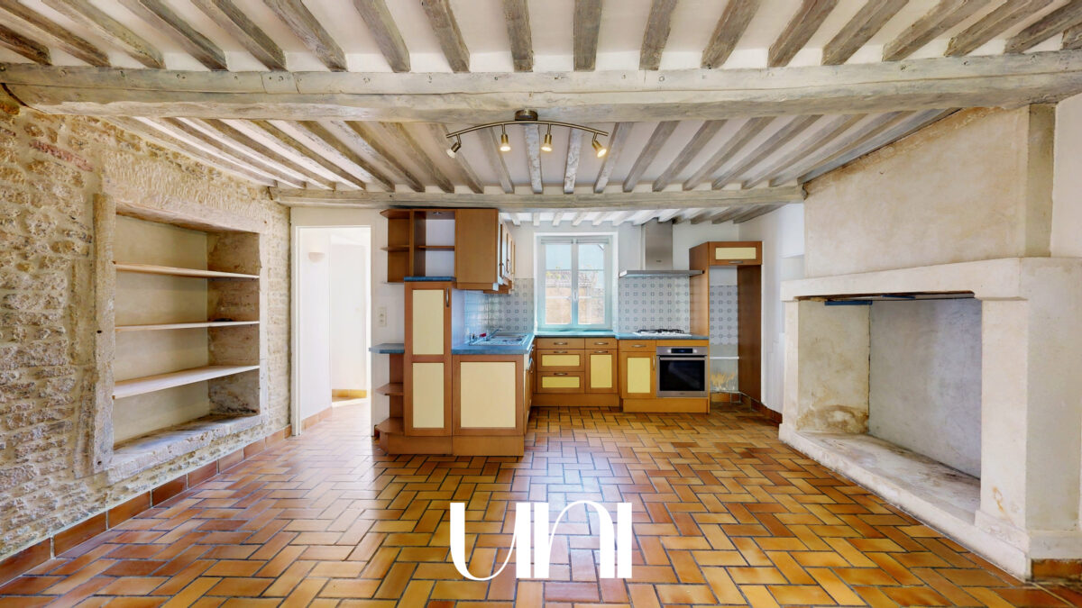 Maison 4 pièces de 115m2 en pierre - Douvres-la-Délivrande