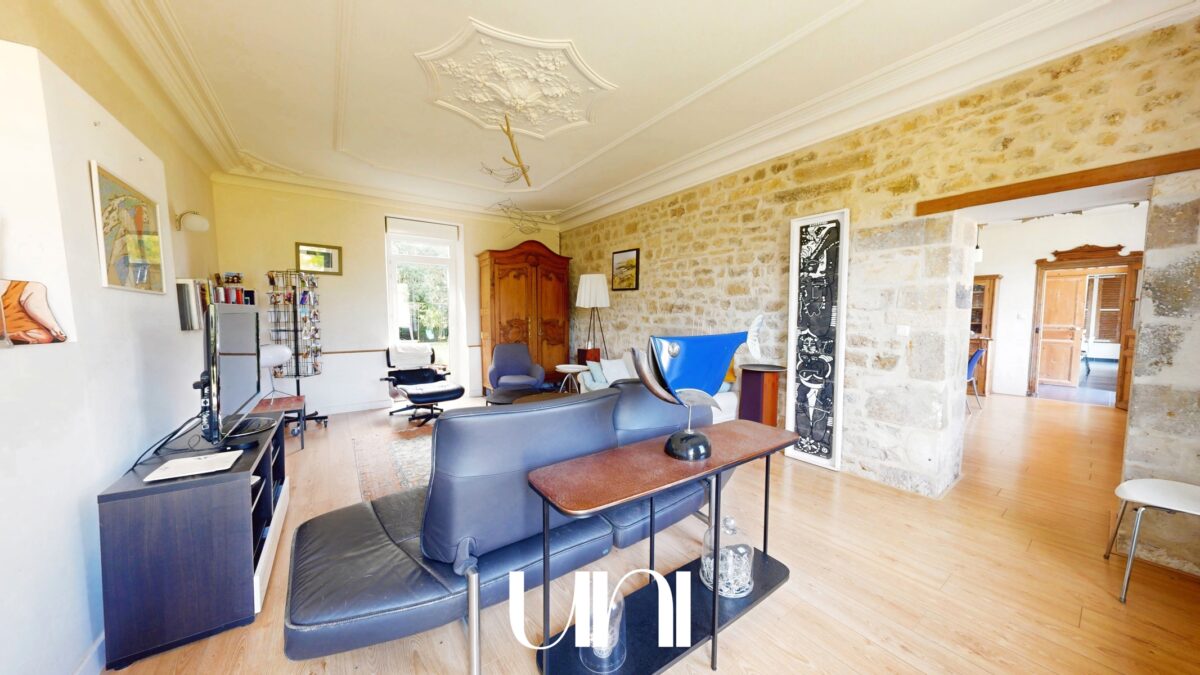 Maison T8 de 217.15 m² sur un terrain de 5033 m²