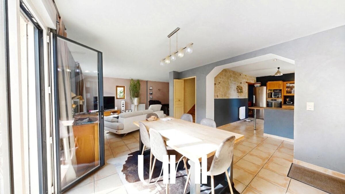 Maison 4 pièces de 123 m2 en pierres - GAVRUS