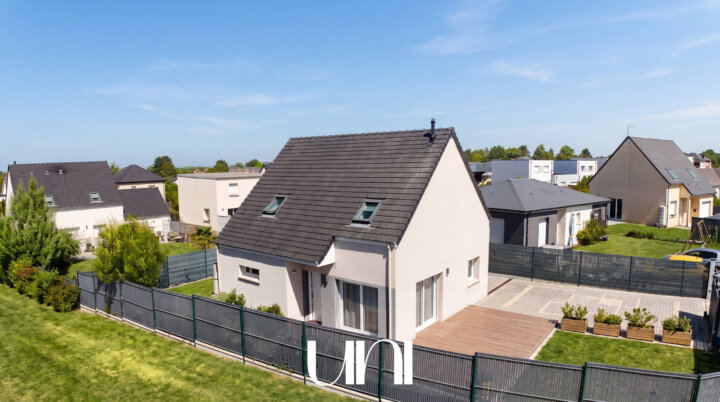 Maison 6 pièces 101 m² avec terrasse plein sud