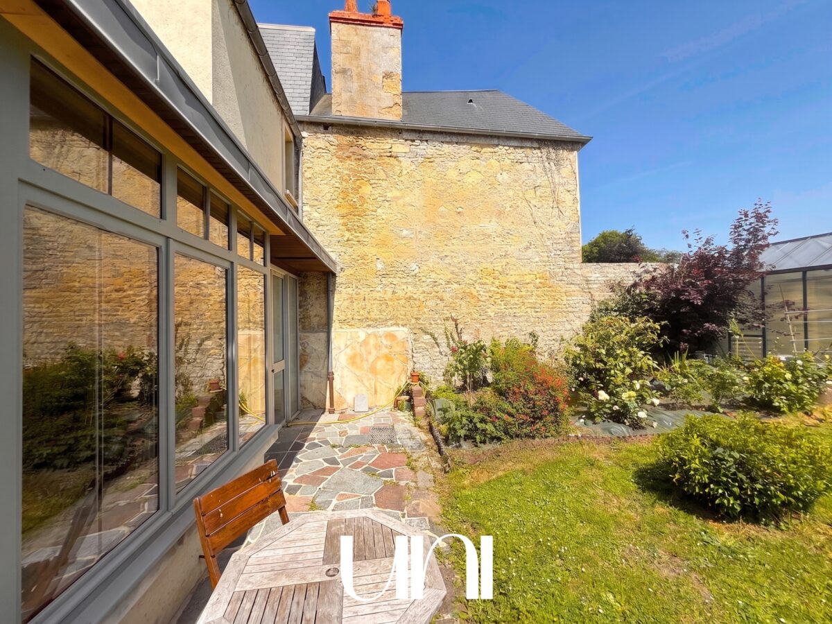 Maison 4 pièces 144 m2 avec jardin – centre Bayeux – Place St Patrice