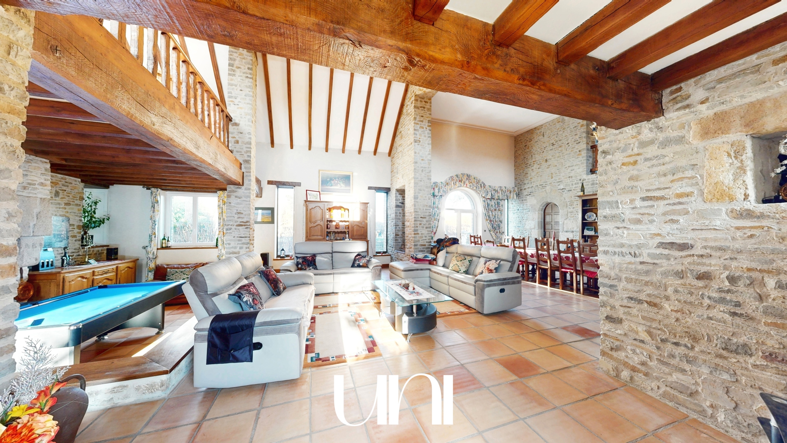 Maison T11 de 587 m2 avec parc de 2,8 hectares