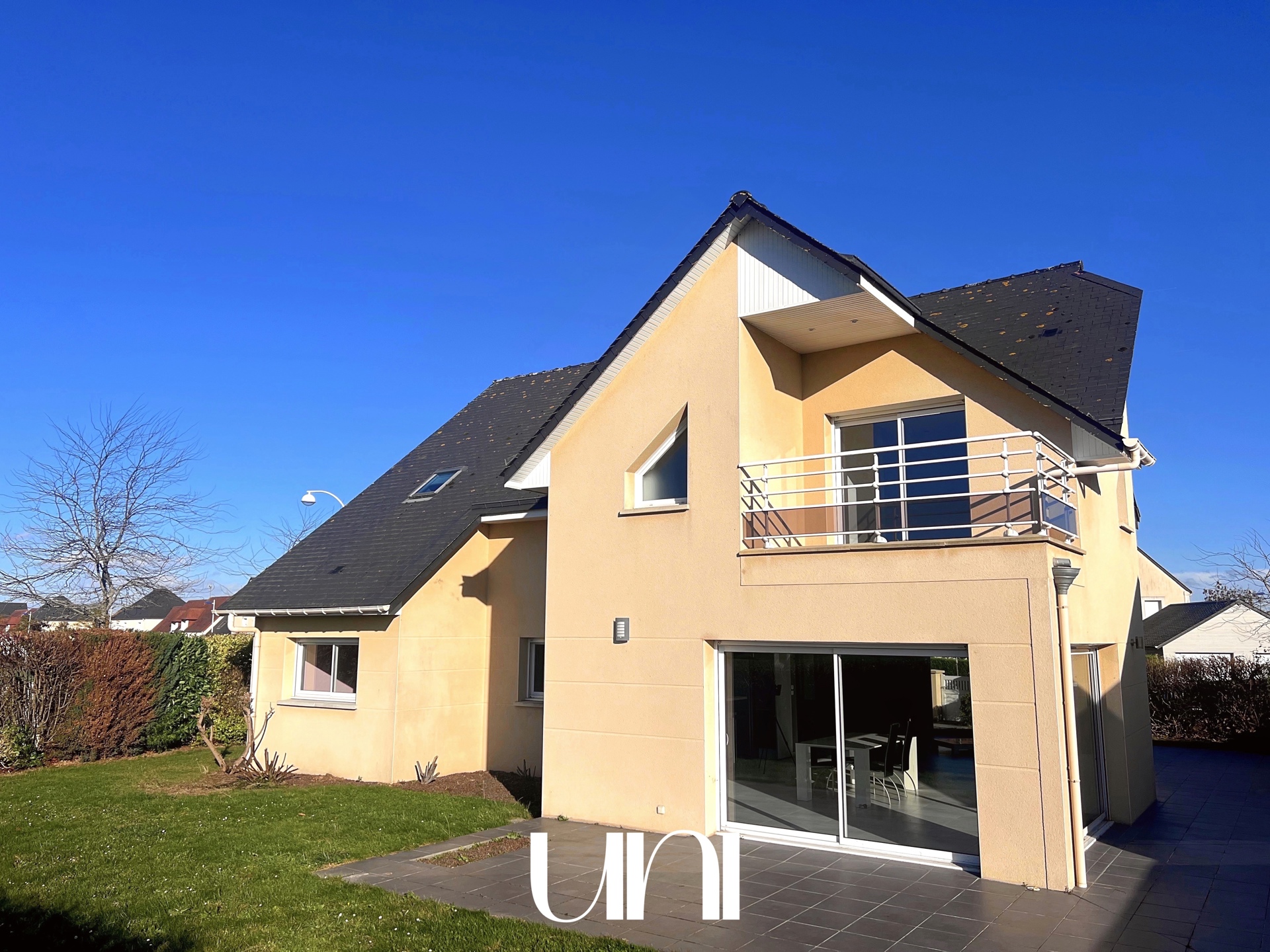 Maison T8 de 235m² sur un terrain de 710m² - OUISTREHAM - 597 000€