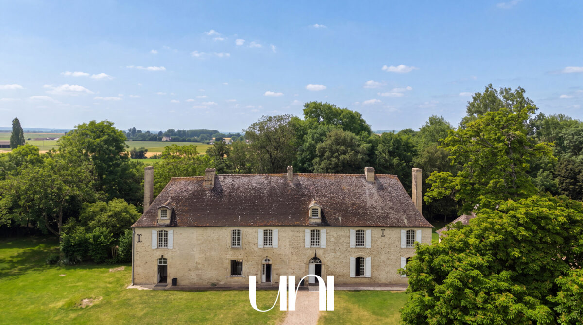 Magnifique Manoir de 375m2 sur 2 ha - Aux portes du Pays d'auge