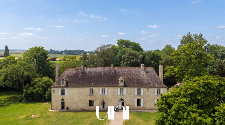 Magnifique Manoir de 375m2 sur 2 ha - Aux portes du Pays d'auge
