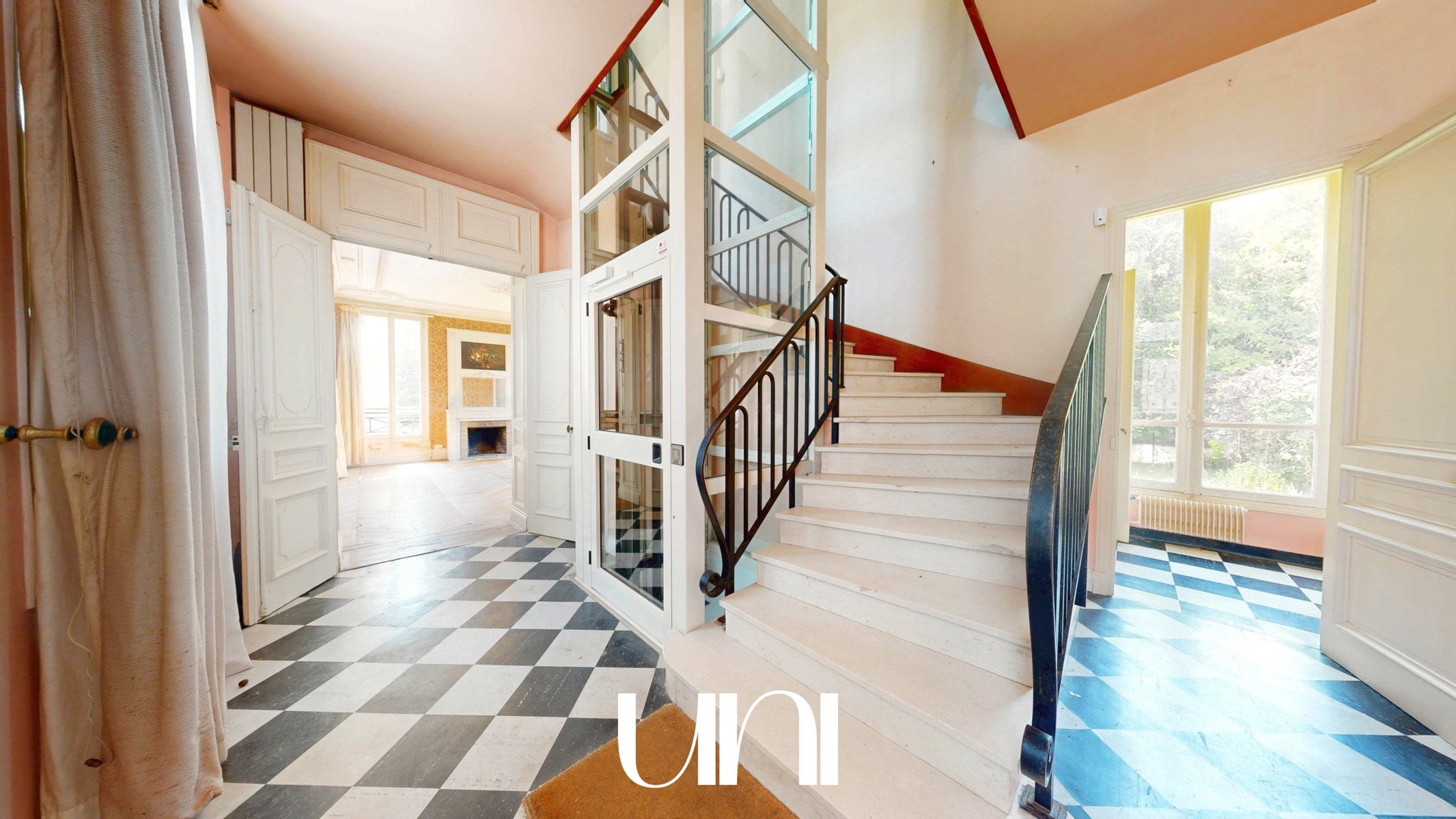 Maison T14 de 427 m² - CAEN