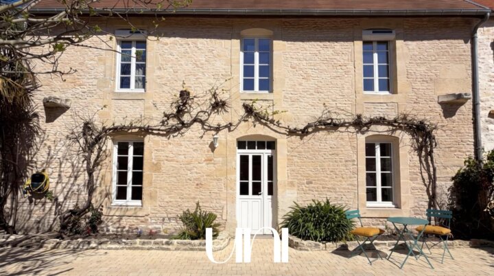 Maison en pierre 6 pièces de 131m2 à Mathieu