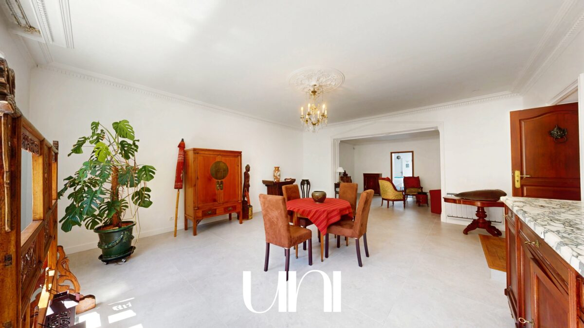 Maison 12 pièces de 365m2 sur terrain de 390m2 - THUE ET MUE
