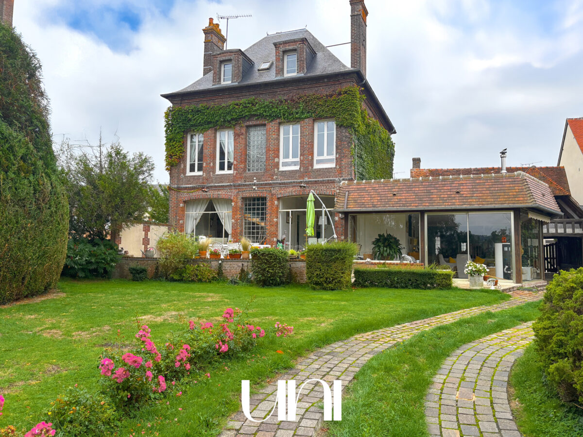 Maison T8 - 260M2 - Saint Julien le faucon